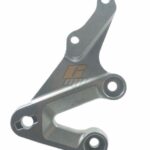 SUPORTE PEDALEIRA DIANTEIRA SUZUKI GSXR 1000 (01-05) DIREITA*